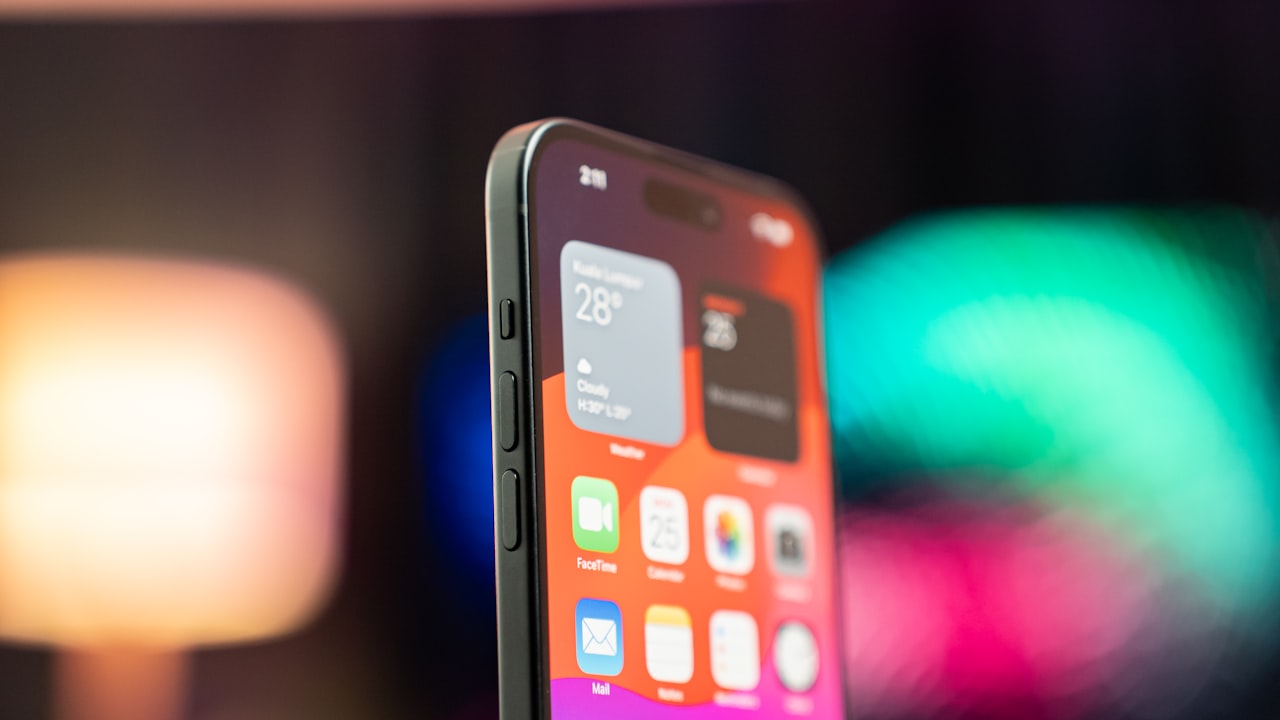 Une coque iPhone 13 Pro Max ne veut pas dire lourde — c'est le bouclier parfait pour votre grand écran. Explorez des modèles solides et élégants pour l'iPhone 13 Pro Max. - coque iphone 15 pro max